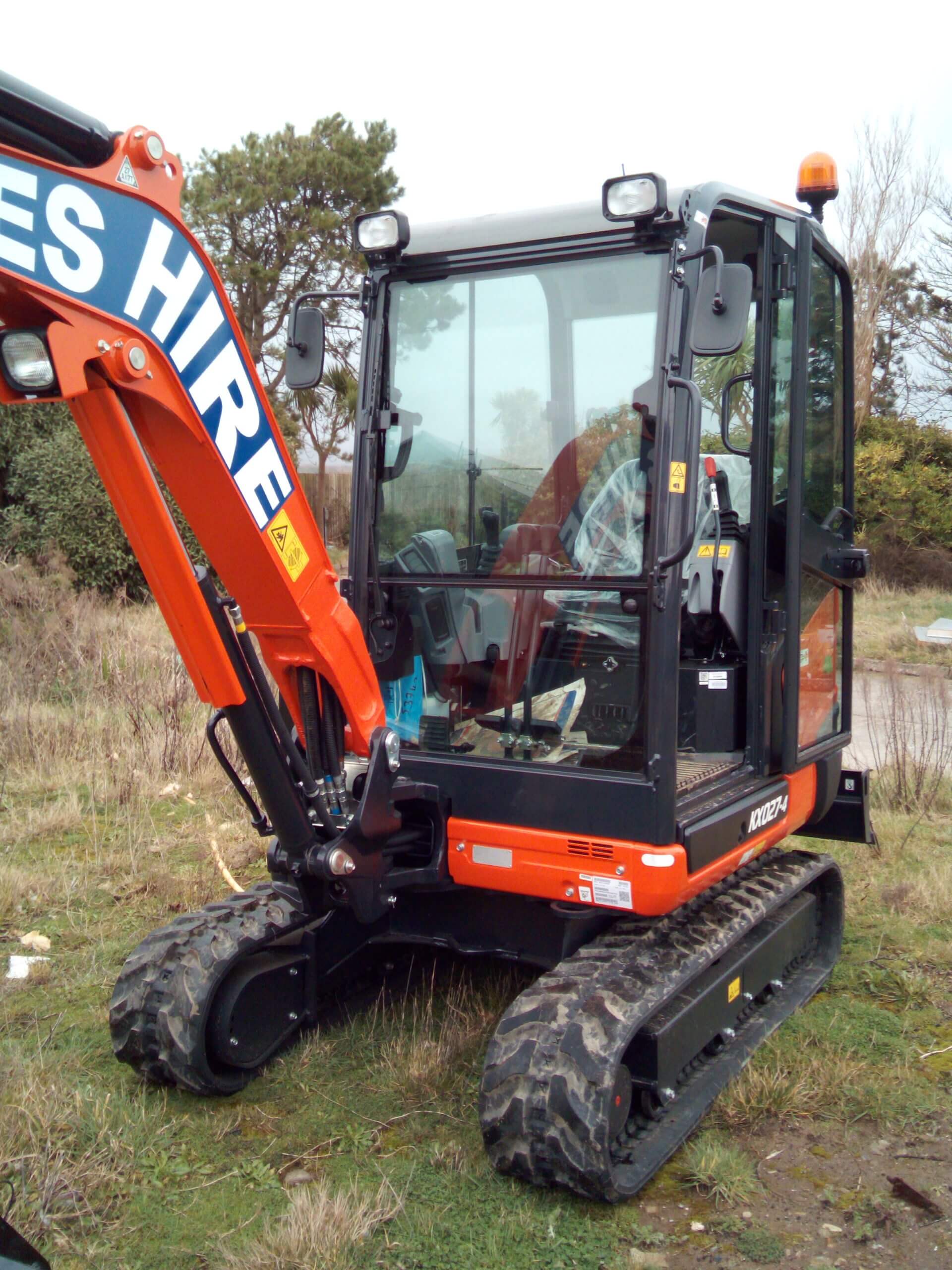 3 ton kubota Digger Miles Hire